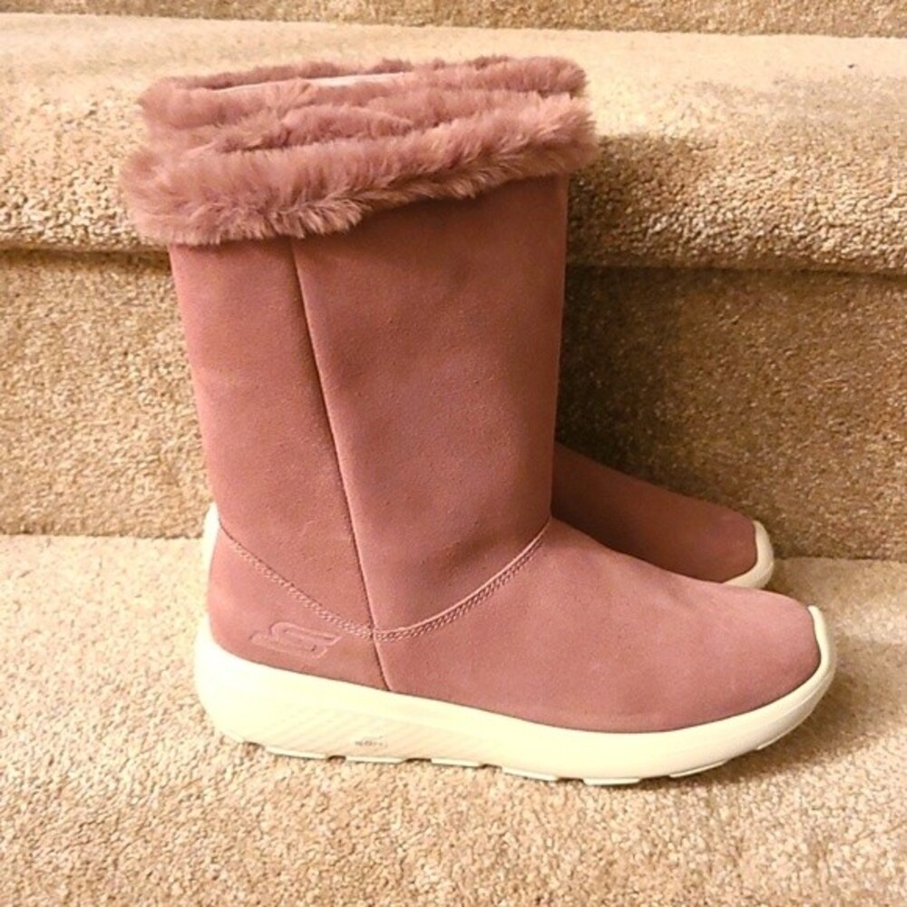 Skechers Women's On the Go City 2 Boots in Mauve Size 5.5 NIB!
